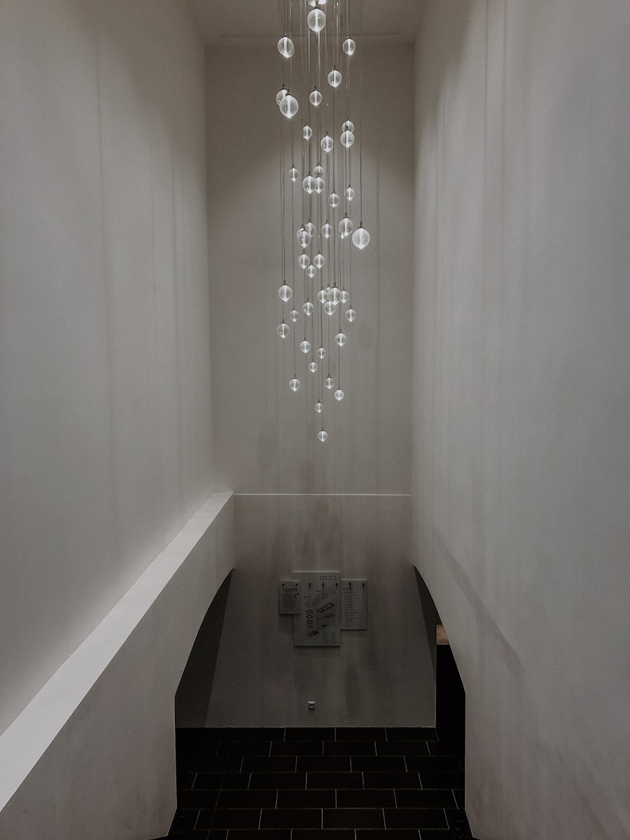 Photo Futuristic laser glass chandelier